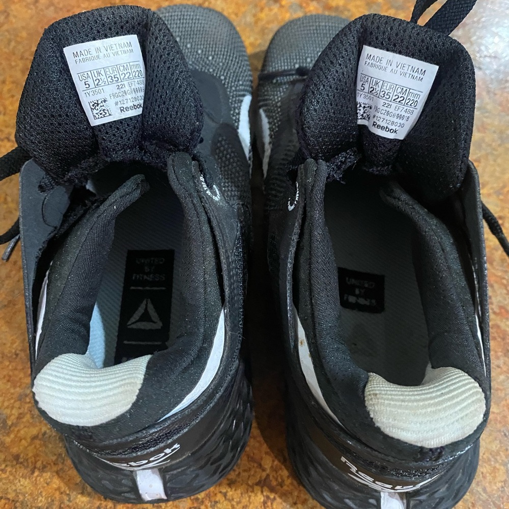 Boy’s Reebok Shoes - Picture 4 of 5